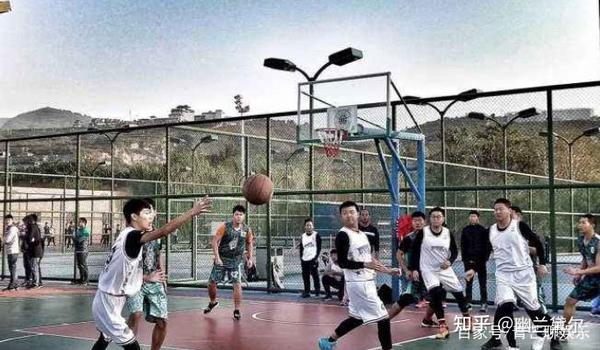 运动员如何通过裁判手势就知道谁被替换?!